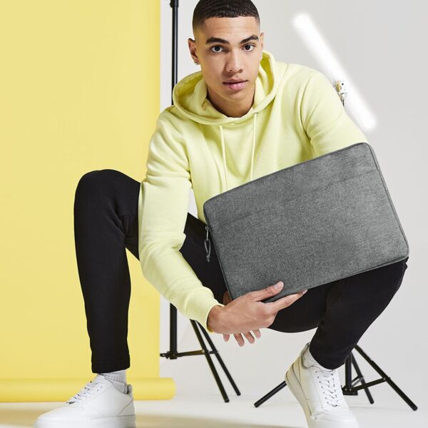 Essential 15" laptop case Thumbnail